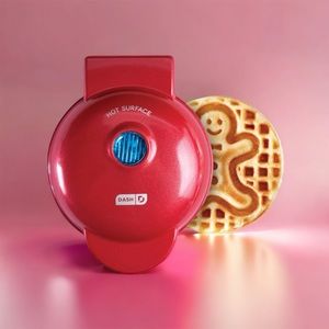 DASH - Gingerbread Man Mini Waffle Maker